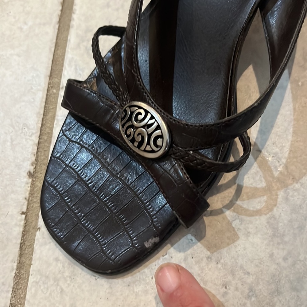 New York Transit Brown Leather Kitten chunk heal...some wear - Picture 4 of 10
